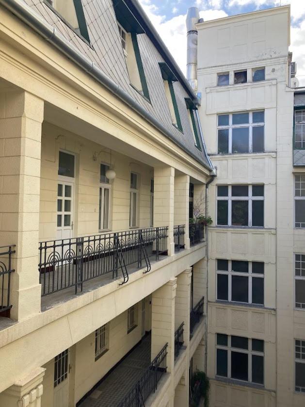 Vintage Elegance Mostcentralapt !Vaci Street! Budapest Eksteriør billede